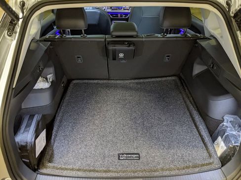 New 2026 Volkswagen Tiguan SE image 27