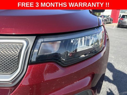 Used 2022 Jeep Compass Latitude w/ Sun and Sound Group AWD/4WD image 35