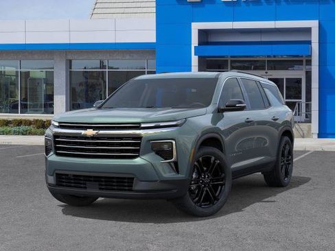 New 2027 Chevrolet Traverse LT w/ LPO, Floor Liner Package FWD image 30