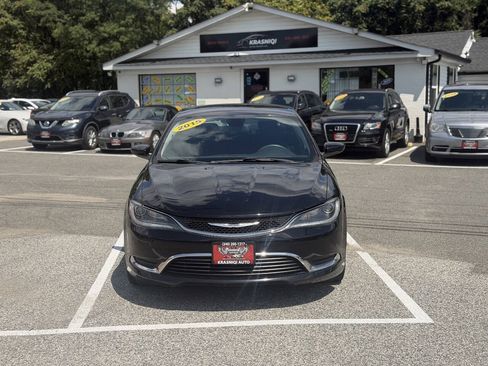 Used 2015 Chrysler 200 Limited FWD image 1