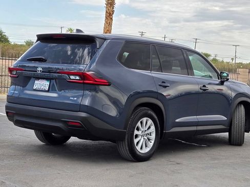 Used 2025 Toyota Grand Highlander AWD Hybrid image 4