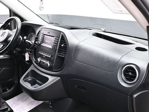 Used 2018 Mercedes-Benz Metris Passenger image 34