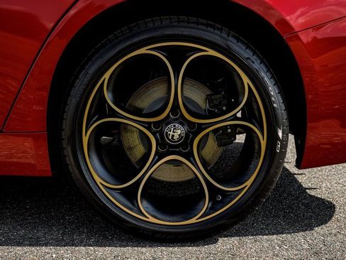 New 2025 Alfa Romeo Giulia AWD w/ Driving Assist Package image 13