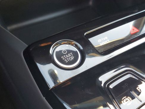 Used 2025 Audi Q6 e-tron Premium w/ Convenience Package image 31