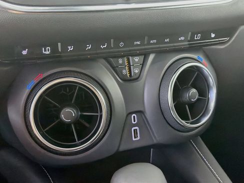 Used 2025 Chevrolet Blazer LT FWD image 22