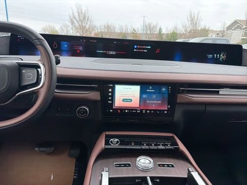 New 2026 Lincoln Navigator L Reserve AWD/4WD image 17