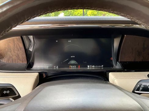 Used 2018 Lincoln Navigator L Reserve w/ Technology Package AWD/4WD image 25