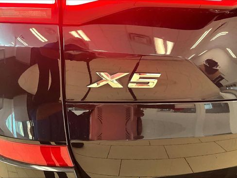Used 2019 BMW X5 xDrive50i w/ M Sport Package AWD/4WD image 29