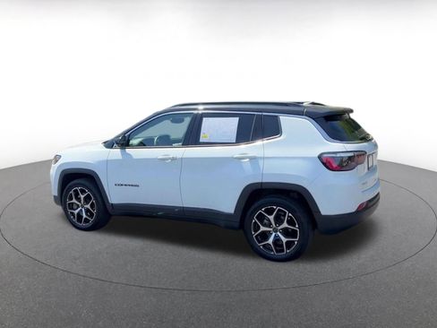 Used 2025 Jeep Compass Limited AWD/4WD image 10