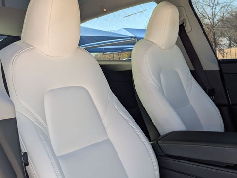 Used 2024 Tesla Model Y Long Range image 28