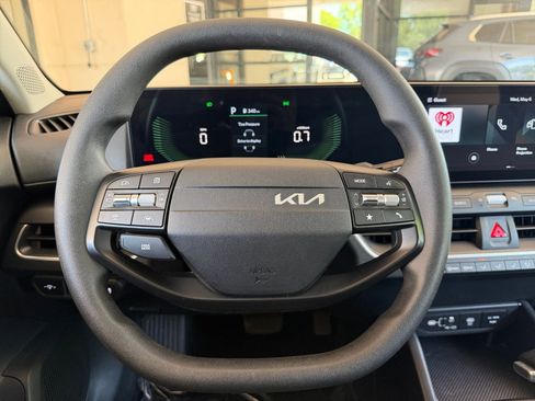 Used 2025 Kia K4 FWD image 27