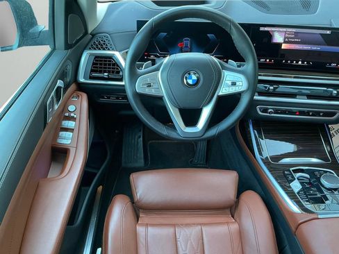 Used 2026 BMW X7 xDrive40i AWD/4WD image 3