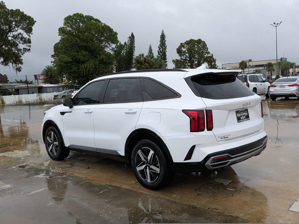 Certified 2023 Kia Sorento EX FWD image 7