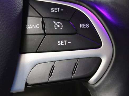 Used 2016 Dodge Challenger SXT Plus image 23