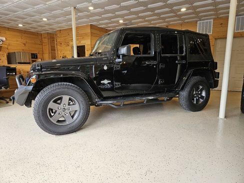 Used 2015 Jeep Wrangler Unlimited Sport AWD/4WD image 1