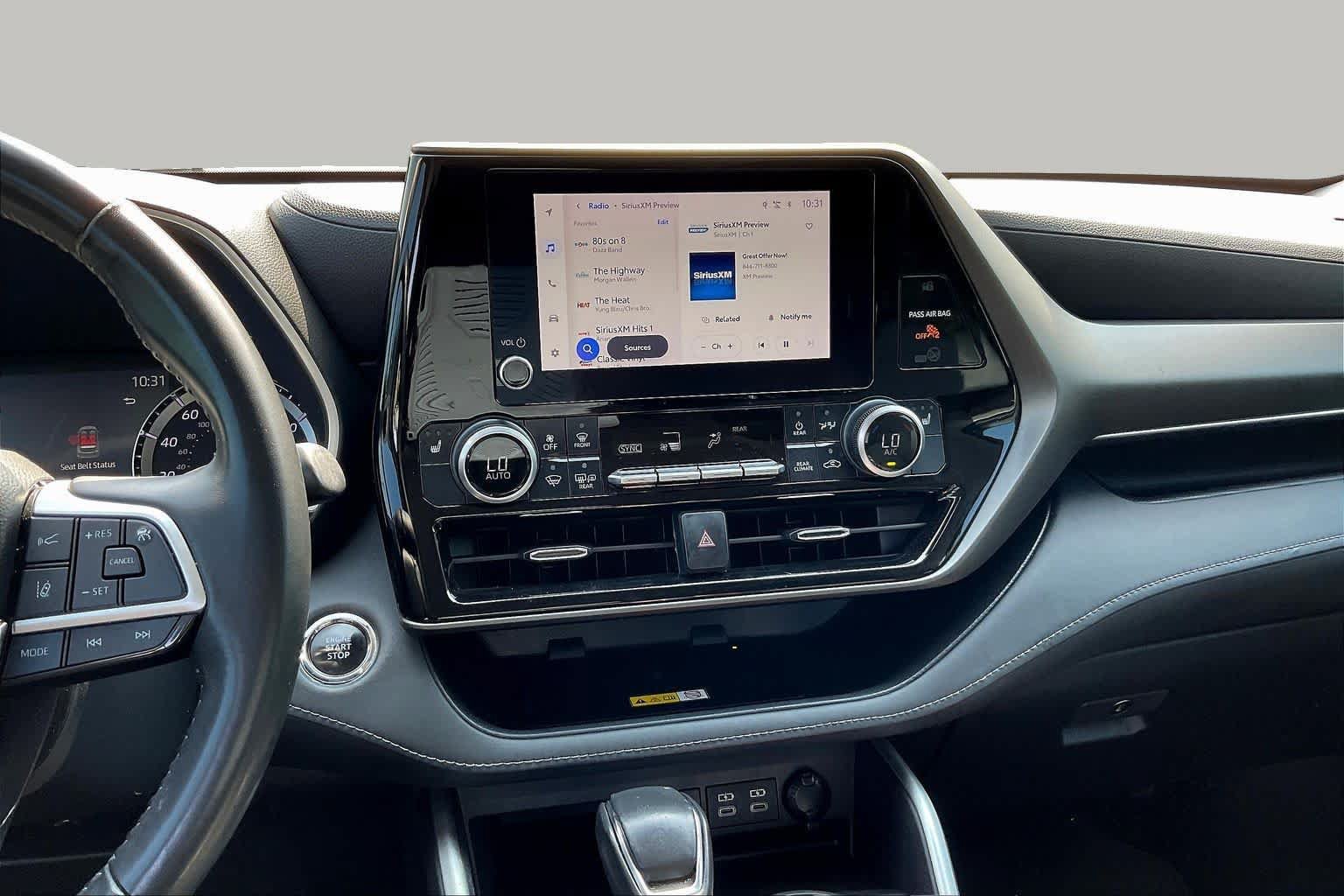 Used 2023 Toyota Highlander XLE FWD image 7