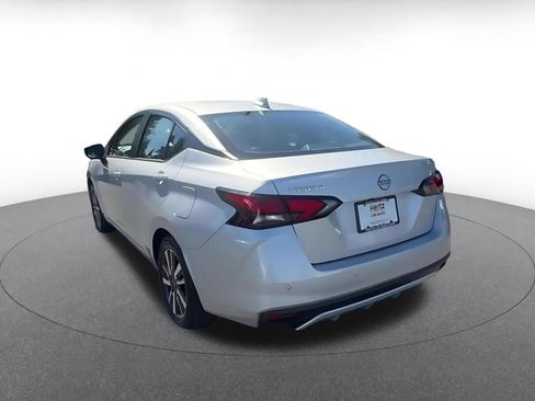 Used 2025 Nissan Versa SV FWD image 11