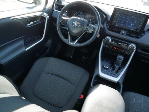 Used 2021 Toyota RAV4 XLE w/ Convenience Package image 9