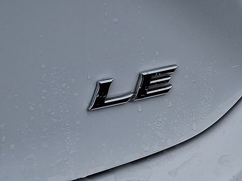 Used 2025 Toyota Camry LE image 27