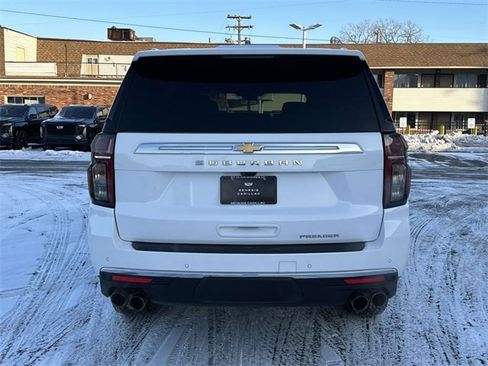 Used 2024 Chevrolet Suburban Premier w/ Premium Package image 7