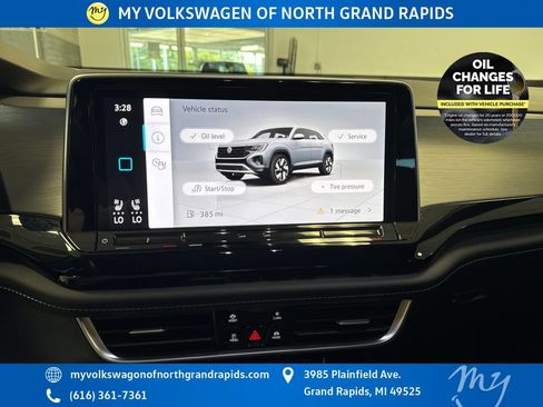 Used 2024 Volkswagen Atlas Cross Sport SE AWD/4WD image 22