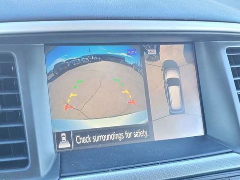 Used 2020 Nissan Pathfinder SL image 18