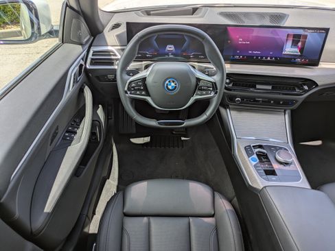 Used 2025 BMW i4 xDrive40i AWD/4WD image 15