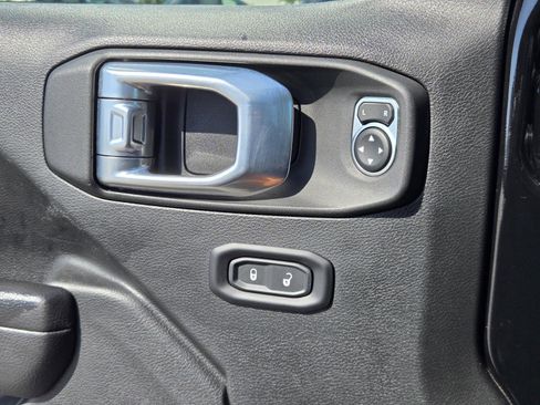 Used 2022 Jeep Wrangler Sport AWD/4WD image 20