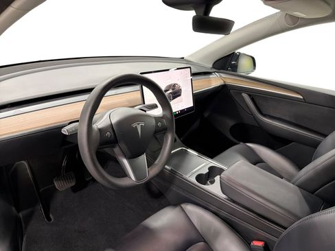 Used 2023 Tesla Model Y Long Range AWD/4WD image 9