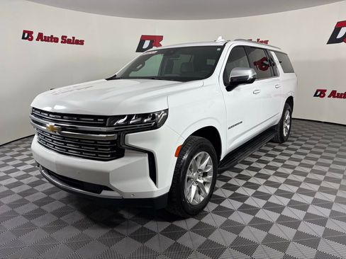 Used 2023 Chevrolet Suburban Premier RWD image 2