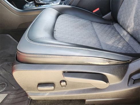 Used 2017 Chevrolet Colorado Z71 image 23