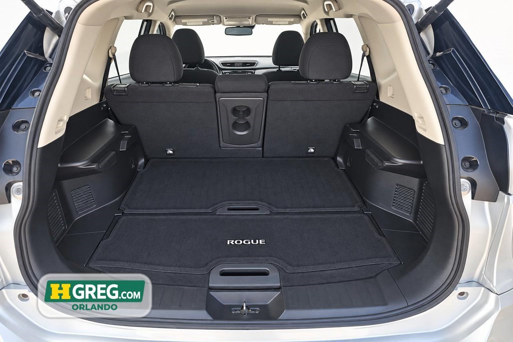Used 2020 Nissan Rogue SV FWD image 17