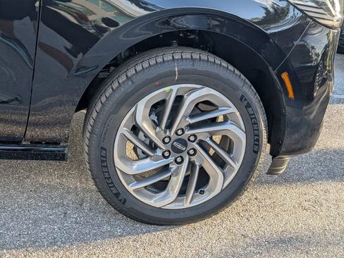 New 2026 Lincoln Navigator L Reserve AWD/4WD image 9