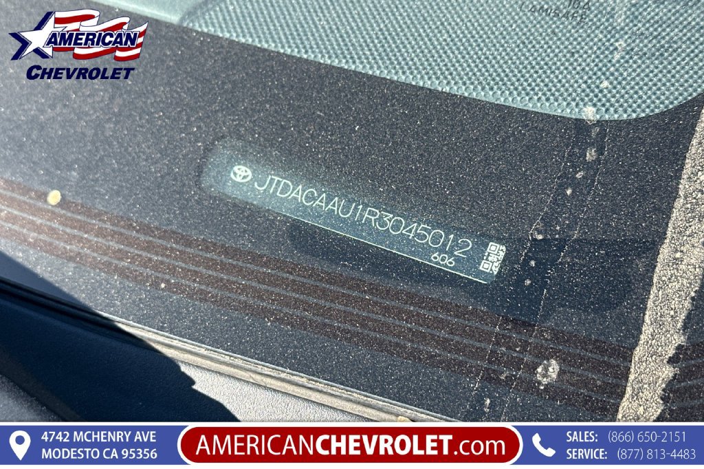 Used 2024 Toyota Prius LE FWD image 3