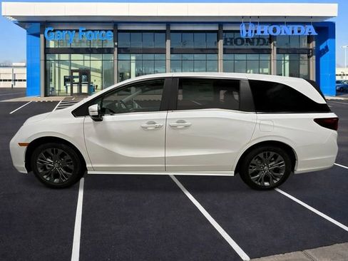 New 2026 Honda Odyssey Touring image 2
