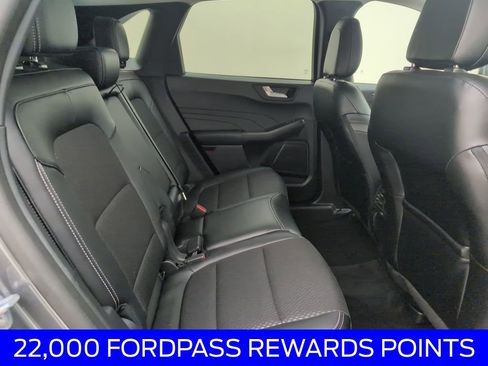 Used 2025 Ford Escape SE image 16