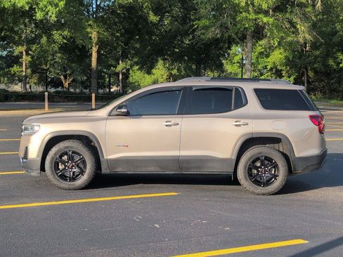 Used 2022 GMC Acadia AT4 w/ Technology Package AWD/4WD image 2