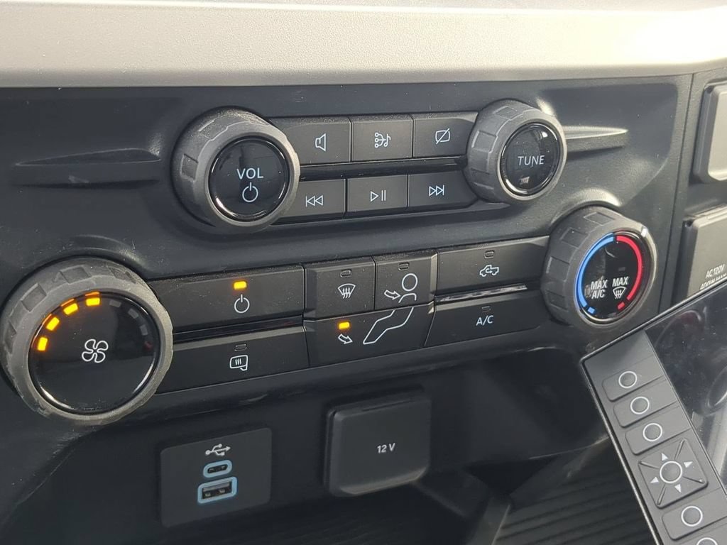 New 2024 Ford F550 4x4 Regular Cab Super Duty image 18