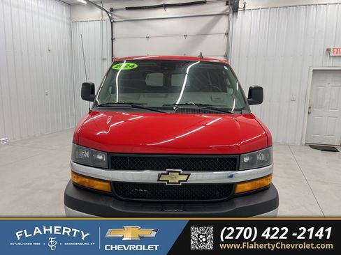 Used 2024 Chevrolet Express 3500 LT w/ LT Preferred Equipment Group RWD image 7