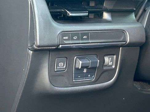 Used 2021 Cadillac Escalade ESV Sport Platinum RWD image 37