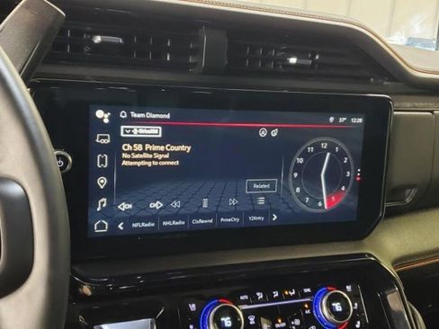 Used 2025 GMC Sierra 2500 AT4 image 24