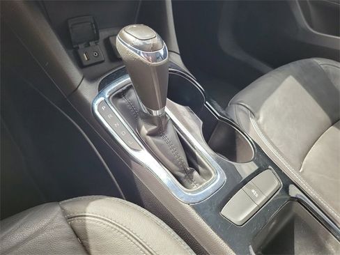 Used 2017 Chevrolet Cruze Premier image 29