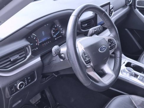 Used 2023 Ford Explorer XLT w/ Equipment Group 202A AWD/4WD image 10