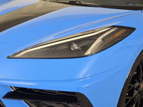 Used 2024 Chevrolet Corvette Stingray Premium Conv w/ Z51 Performance Package RWD image 10