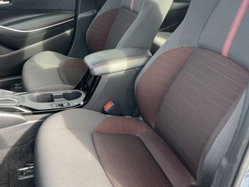 Used 2025 Toyota Corolla SE image 12