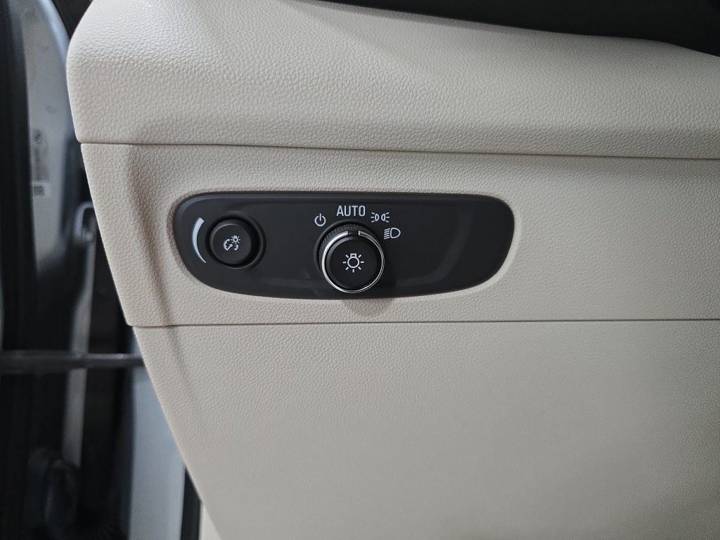 Used 2023 Buick Envision Preferred AWD/4WD image 26