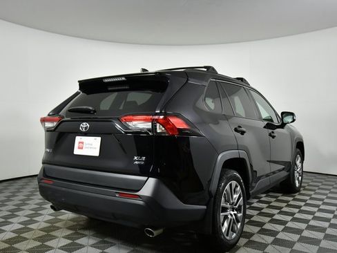 Used 2023 Toyota RAV4 XLE Premium image 11