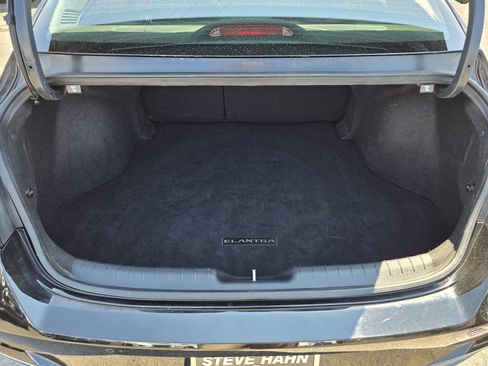 Used 2022 Hyundai Elantra Limited w/ Cargo Package image 16