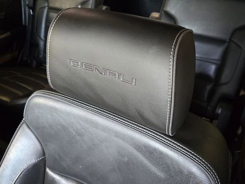 Used 2019 GMC Yukon Denali w/ Denali Ultimate Package AWD/4WD image 26