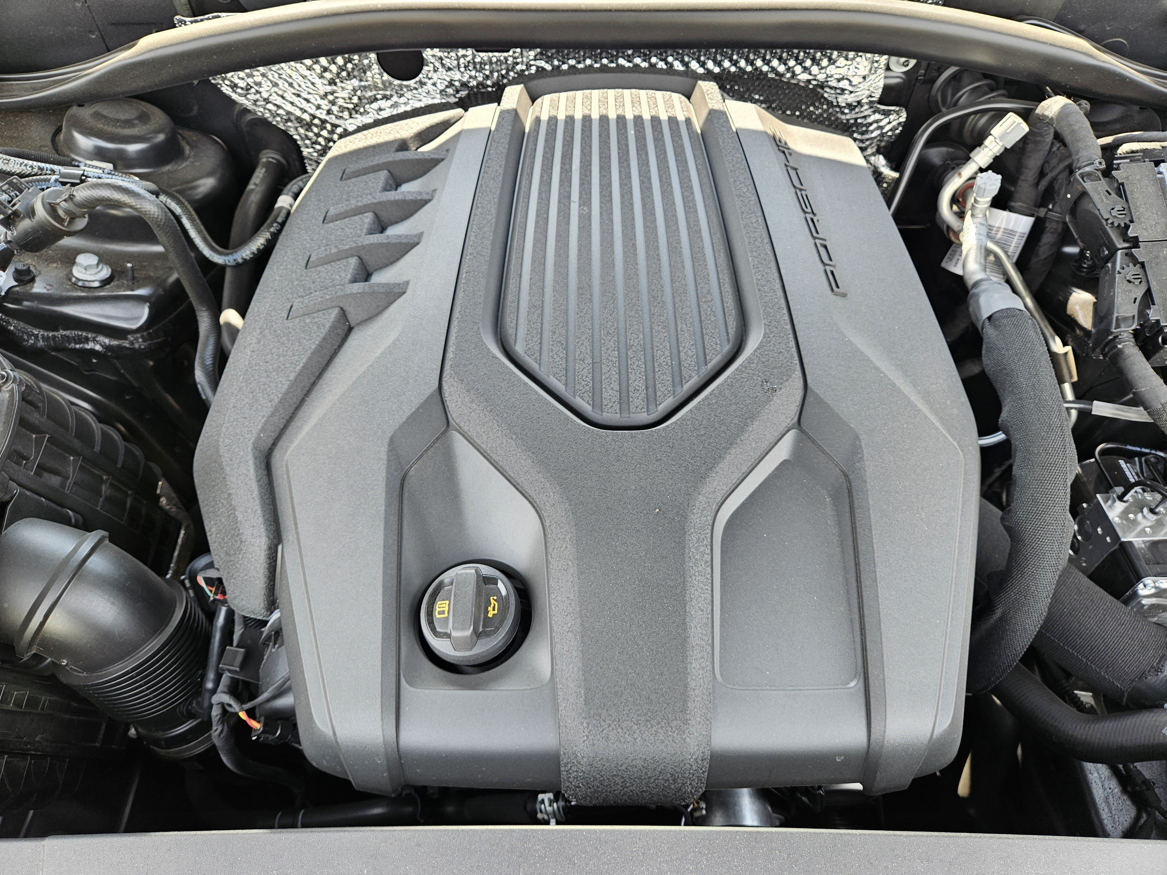 Certified 2026 Porsche Macan AWD/4WD image 30
